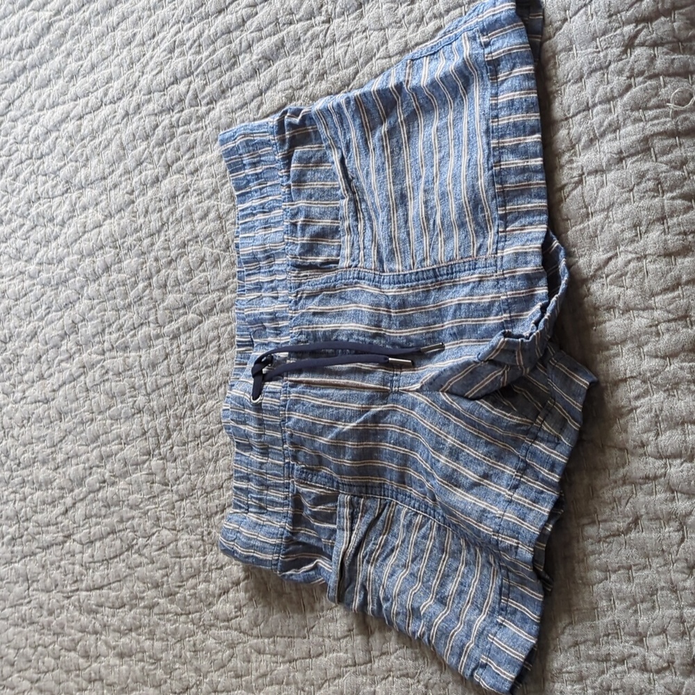 Athleta Cabo Linen stripe short sz 6